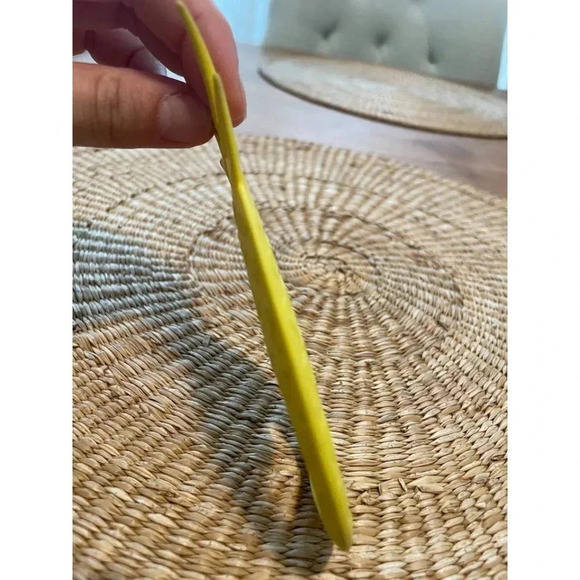 Silicone Pineapple Bottle Opener - Picture 4 of 4